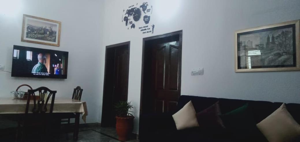 Family Guest House Lahore Near Airport 外观 照片